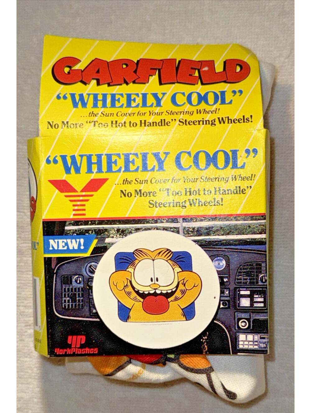 Vintage Garfield “Wheely Cool” Steering Wheel Sun Cover NOS- See Description